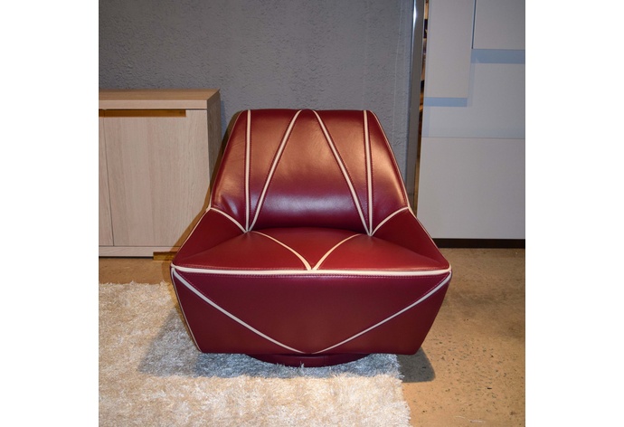 Triangolo Swivel Chair