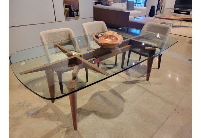Nikea Dining Table